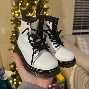 Size 7 toddler dr marten boots
